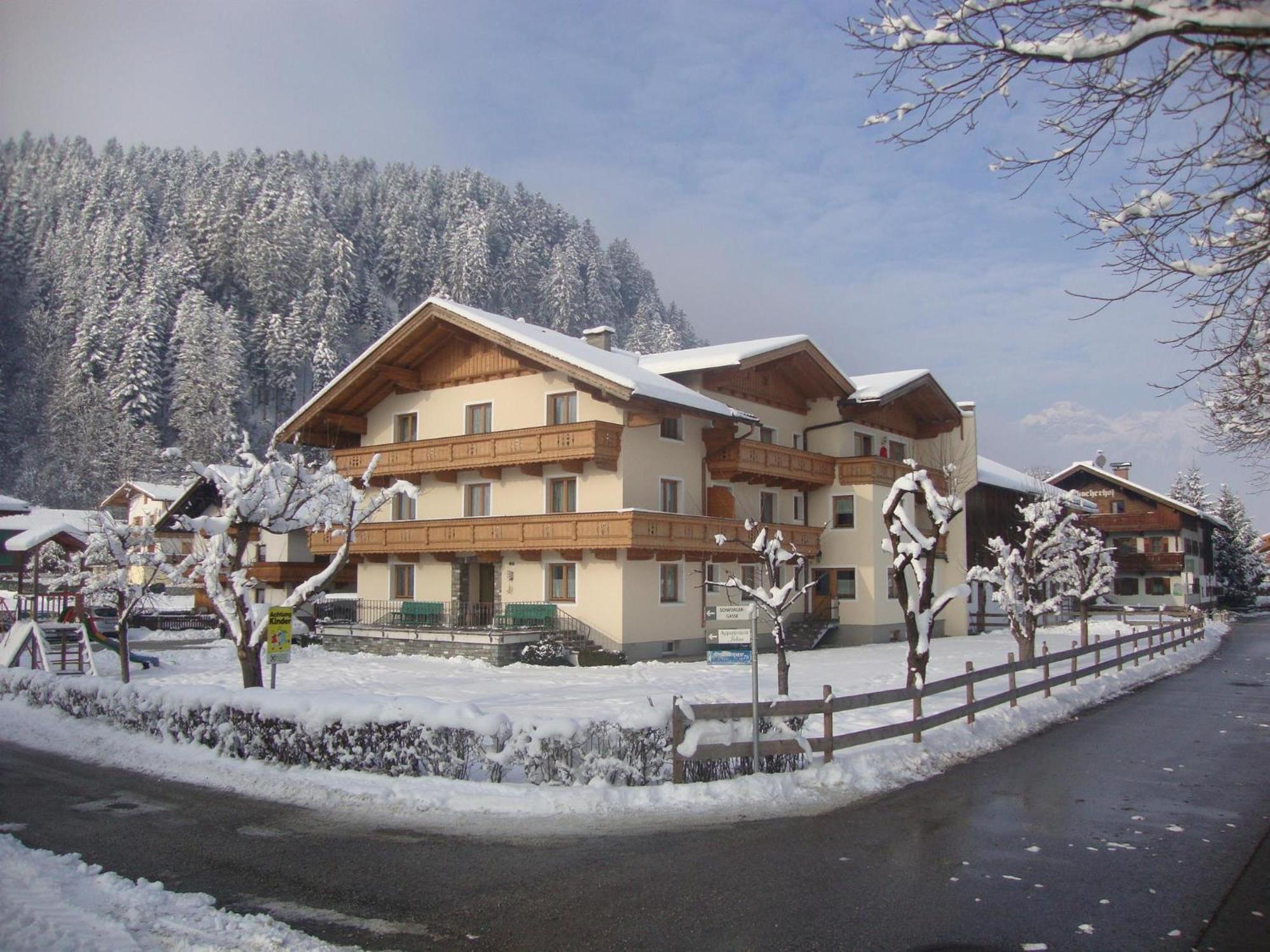 Gaestehaus Schwoagerhof Fuegen Exterior photo